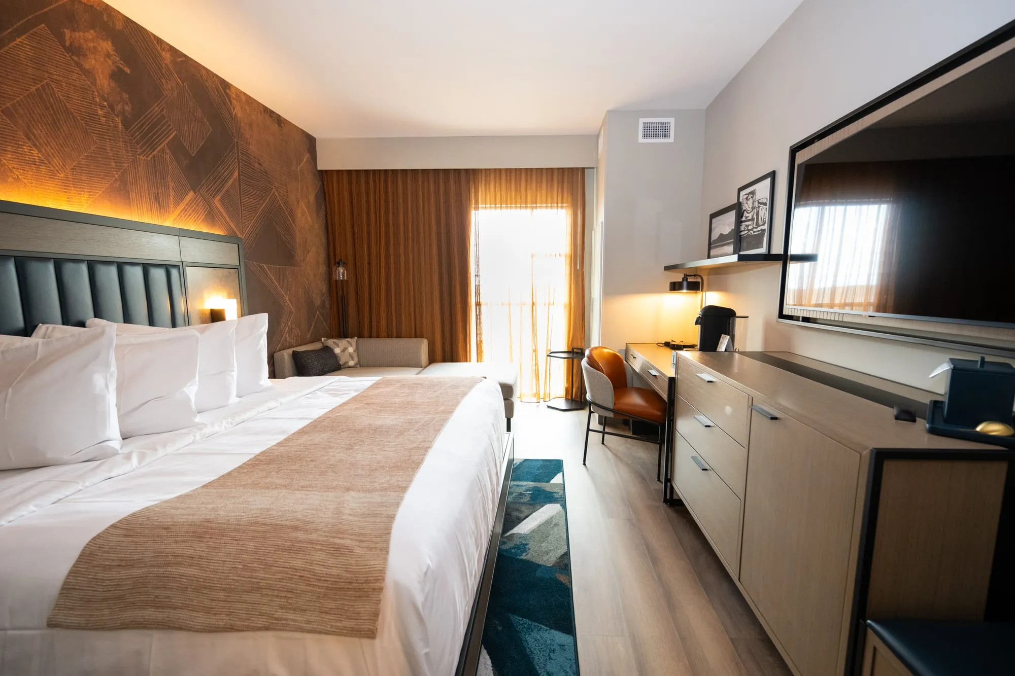 Hotel Avail — Hilton